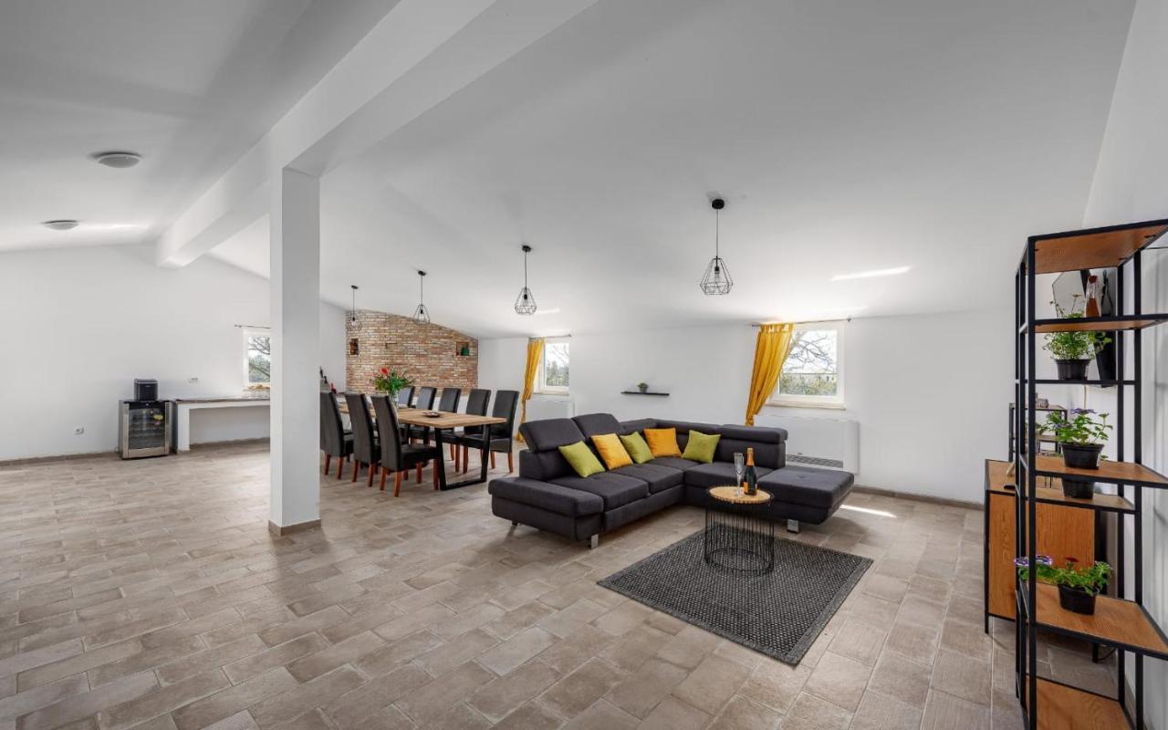 Apartments Valeria Divšići Esterno foto