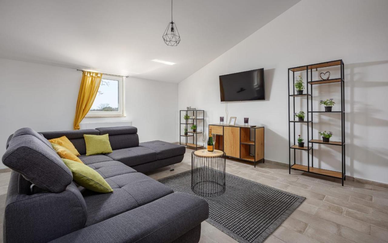 Apartments Valeria Divšići Esterno foto